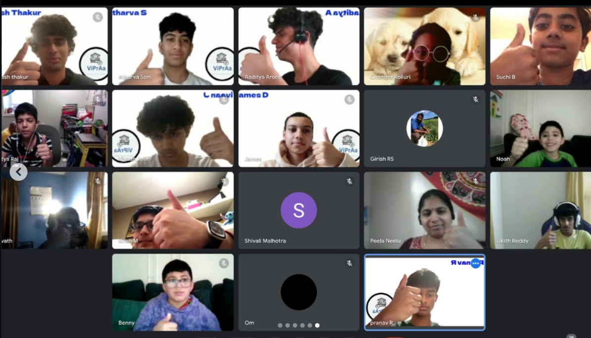 Vipraa team giving thumbs up